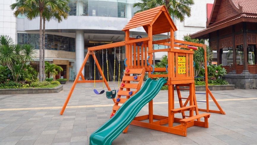 Southeast Asia Mall Green Area